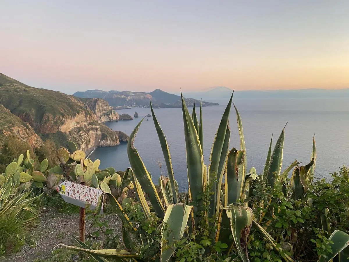 Lipari Centro Storico Flat 7 Mins From Port Apartment 0*, Lipari (Isola Lipari) Italy