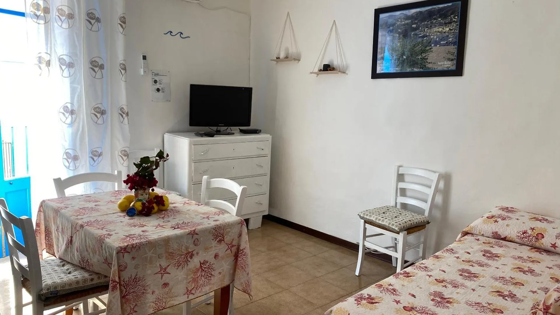 Lipari Centro Storico Flat 7 Mins From Port Apartment  Lipari (Isola Lipari)