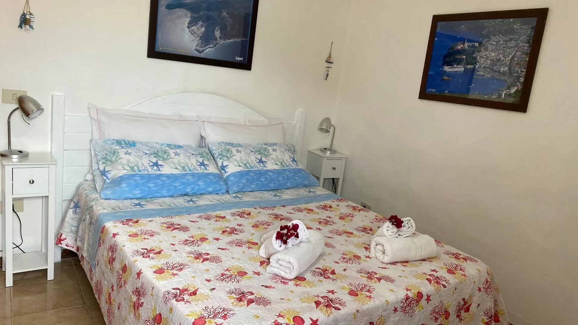 Apartment Ferienwohnung Lipari Centro Storico Flat 7 Mins From Port Italien
