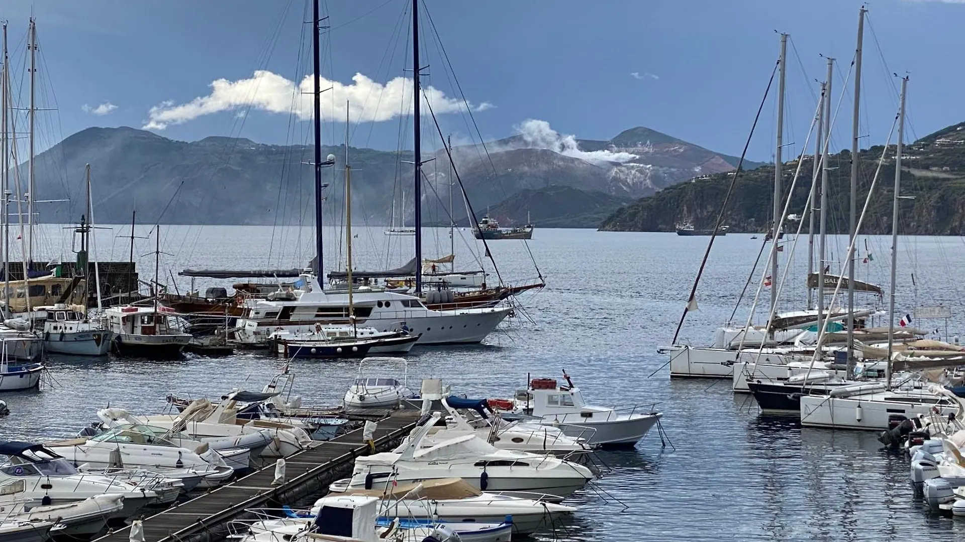 Lipari Centro Storico Flat 7 Mins From Port Apartment 0*, Lipari (Isola Lipari)